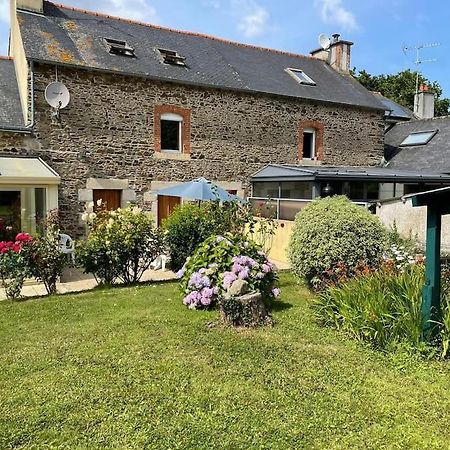 Maison De Famille Entre Terre Et Mer Lantic Esterno foto